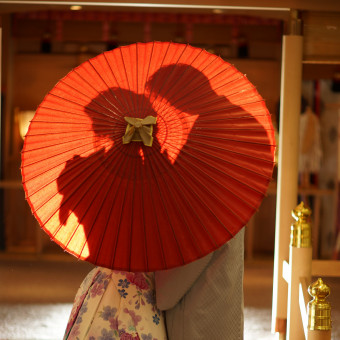 和傘のなどの小物アイテムを使って、スタイリッシュなお写真も撮影出来ます☆