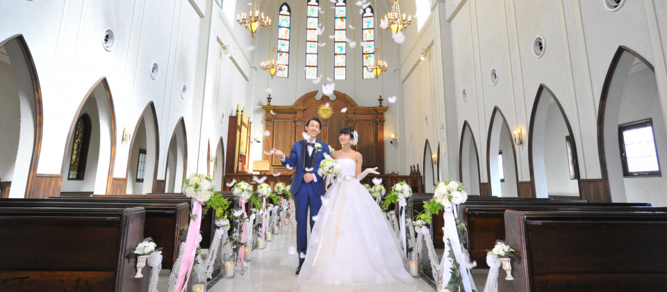 22年 ステンドグラスが特徴 小田原 箱根 県央で人気の結婚式場口コミランキング ウエディングパーク