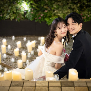 キャンドルの揺らめきが美しいナイトタイム|南青山ル・アンジェ教会の写真(53322885)