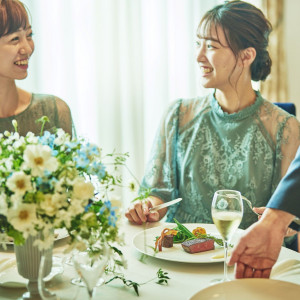『絶対ゲストにも食べてほしい』『この料理で結婚式ができるのは贅沢だ』と口コミ多数。一流の料理・サービスで最上のおもてなしを|南青山ル・アンジェ教会の写真(53322391)