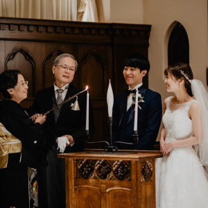 家族の繋がりを大切にした「ユニティキャンドル」親御様からメッセージを頂きながら|南青山ル・アンジェ教会の写真(53429903)