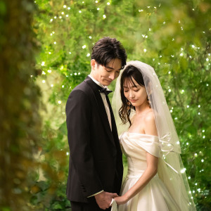 緑に囲まれた和やかな1枚。教会の同じ場所とは思えない幻想的な写真|南青山ル・アンジェ教会の写真(53322888)