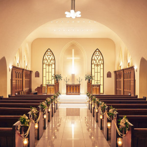 生花の香りに包まれる独立型教会 カサブランカの香りが非日常へと誘う|南青山ル・アンジェ教会の写真(53430523)