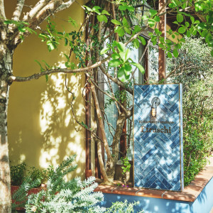 緑の外観が印象的な一軒家邸宅レストラン【エトゥルスキ】|南青山ル・アンジェ教会の写真(53322171)