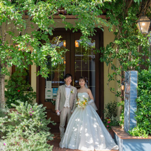 ブーゲンビリアが咲き誇る、緑の外観が印象的な一軒家ウエディング|南青山ル・アンジェ教会の写真(53429910)