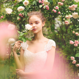 ドレス姿をより一層美しく魅せるアクセサリー＆小物は、花嫁自身の魅力を最大限に輝かせるヘアメイク