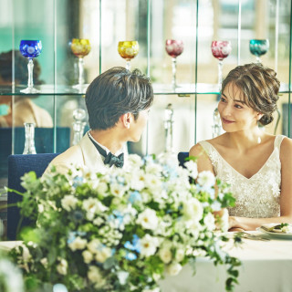 サロンに一歩足を踏み入れると心ときめく、ドレスの世界が広がる
