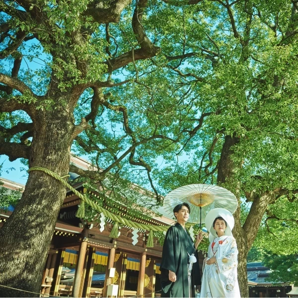 ご神域内に佇む明治時代初期に建てられた「桃林荘」。おもてなし重視ならば納得のプランです。