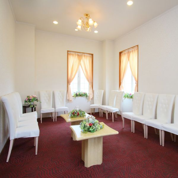 ご両家様1部屋ずつの控室をご用意しております。挙式前までごゆっくりとお過ごしいただけます。|ベルクラシック甲府の写真(1230927)