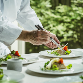 【事前予約制】ホテルシェフ特製!高級和牛×オマール海老の絶品婚礼料理3万円相当試食♪