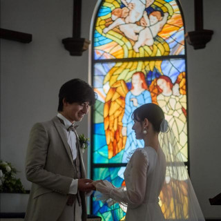 七色の美しいステンドグラス