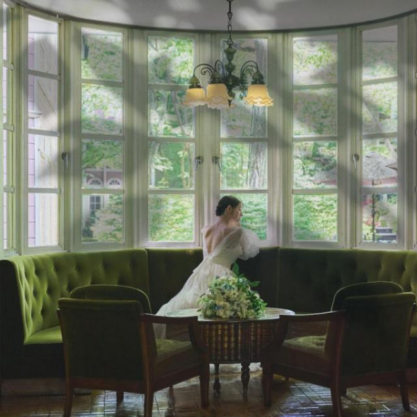 ここにしかない「旧軽井沢礼拝堂」での結婚式は、ふたりの原点となる大切な場所に