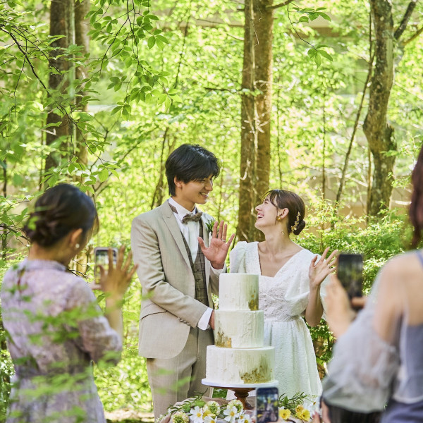 自然に囲まれた森の結婚式