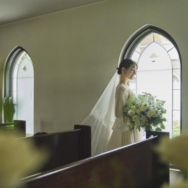 ここにしかない「旧軽井沢礼拝堂」での結婚式は、ふたりの原点となる大切な場所に