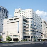 紙屋町西電停徒歩1分。ゲストも安心なアクセスです
