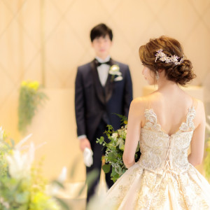 優美なドレスが映える温かみのある空間|ガーデンベルズ宮崎の写真(11167645)