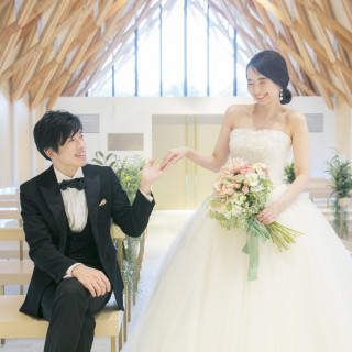 前撮りでは、ガーデンベルズのフォトスポットを使用してオシャレにぱしゃり★