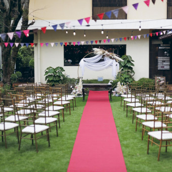 アットホームにガーデンウエディングも可能！