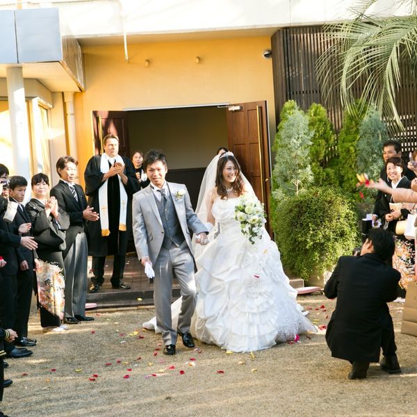 ガーデンを使用してのセレモニーフラワーシャワーに囲まれて自然の中で愛を感じて欲しい|ガーデンベルズ宮崎の写真(513271)