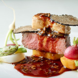 フォアグラ、トリュフ、牛フィレ肉など贅沢な食材をふんだんに使用