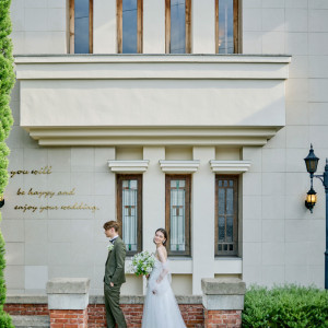 ◆エントランスからも美しい光が差し込み、まるでおふたりの結婚式をお祝いしてくれているかのような洗練された空間が広がります。◆貸切の館内で思う存分贅沢なひとときを楽しんで。|Orange Vert（オランジュ：ベール）●BRASSグループの写真(44588797)