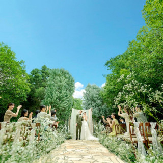 ＼青空の下叶える／貸切ガーデン×挙式体験×豪華3万円試食付き