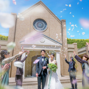 《解放感溢れるガーデンを貸切りに》屋上庭園＆独立型チャペル見学