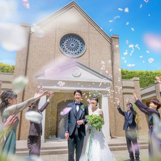 《解放感溢れるガーデンを貸切に》屋上庭園&独立型チャペル見学