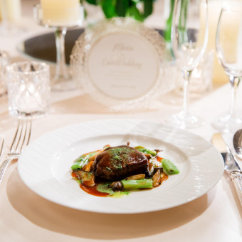 温かいものは温かいうちに提供できるよう、導線にまでこだわりゲストへ料理を提供いたします。