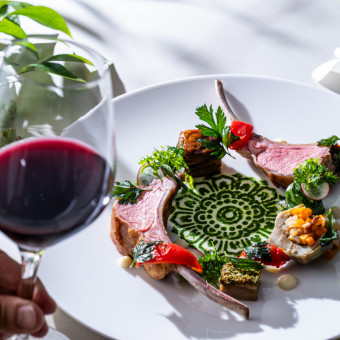 乾杯とお料理を引き立てる、最良のドリンク。おふたりのオリジナルカクテルもお任せください。