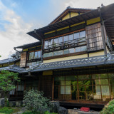大正四年古美術商の邸宅として建築された歴史ある建造物