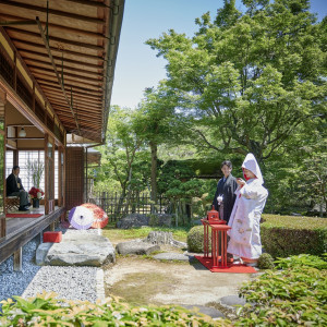 【桜祝言】大正4年建築の日本家屋と1200坪の日本庭園を贅沢に使った結婚式|桜鶴苑の写真(32261063)