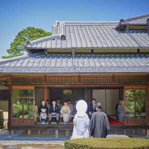 少人数でのご会食～大切な皆さまを招いてのご披露宴まで、さまざまなスタイルのご結婚式が叶う|桜鶴苑の写真(32261060)