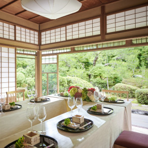 1200坪の日本庭園を贅沢に貸切に。ご会食中にフォトタイムも。|桜鶴苑の写真(32262319)