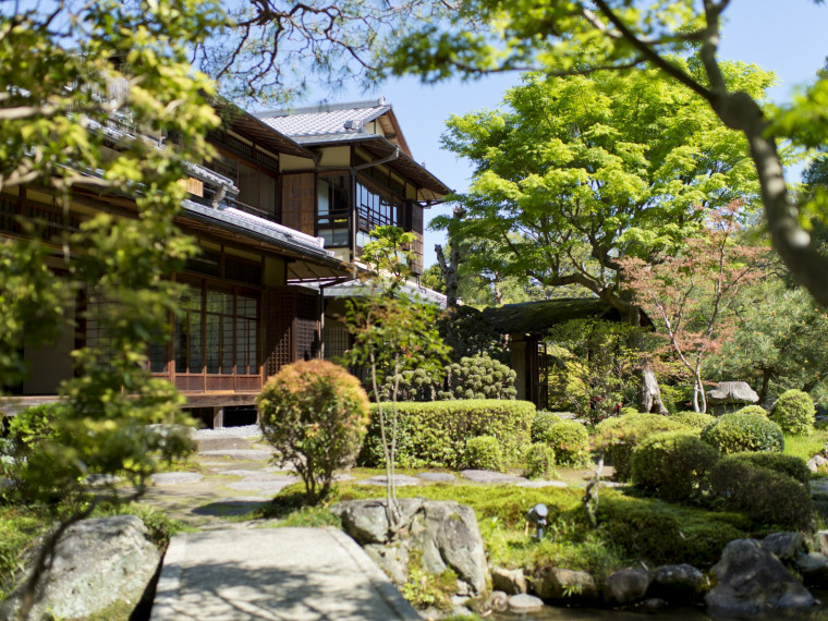 四季折々に彩りを変える美しい日本庭園