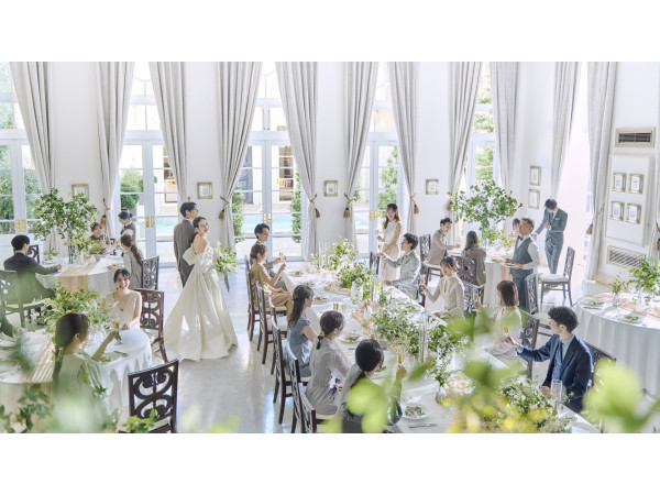 《2026年8月リニューアル》自然光が降り注ぐ開放的なパーティ会場