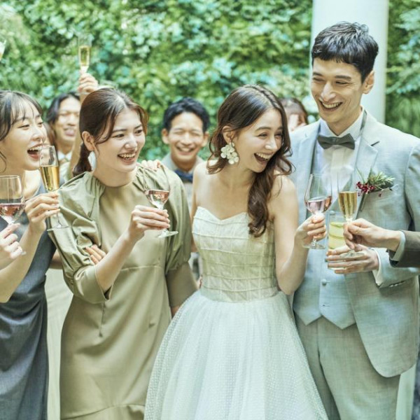 プール付きガーデンでの演出が素敵♪