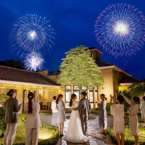 最後にはゲストへの感謝の気持ちを込めたサプライズ花火の打ち上げ♪|VILLA de ESPOIR  ～エスポワール～の写真(56632100)