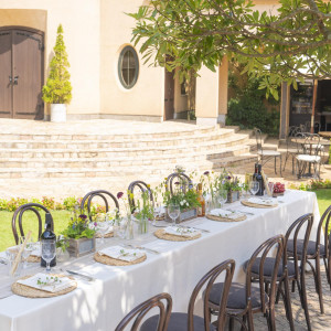 エスポワールの世界観に溢れたガーデンで食事をするのも人気です|VILLA de ESPOIR  ～エスポワール～の写真(56632103)