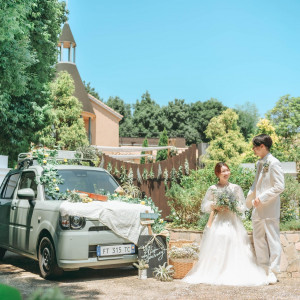 エントランスで愛車がお出迎え。エスポワールの世界観へようこそ。|VILLA de ESPOIR  ～エスポワール～の写真(56634758)