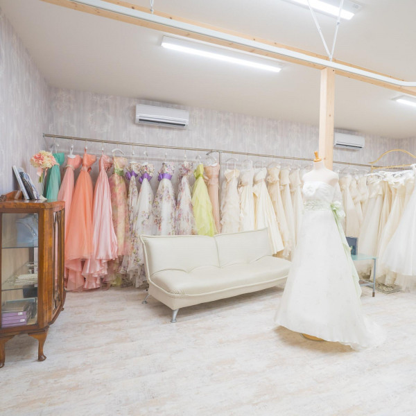 貸切でゆったり衣装選びができます。