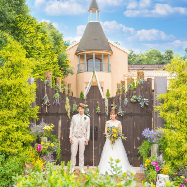 貸切だからこそできるガーデン演出
緑豊かなガーデンでゲストとわいわい楽しく♪