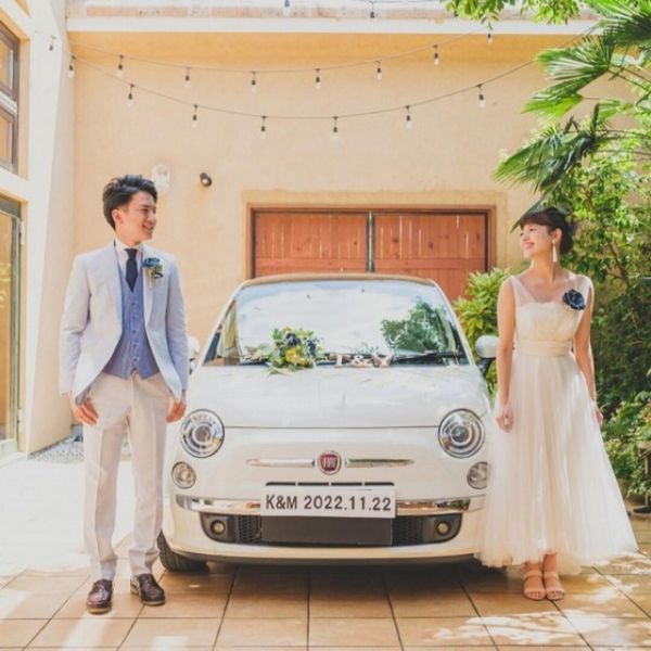 披露宴会場に隣接したパティオからは愛車を飾ったり一緒に入場することも可能！