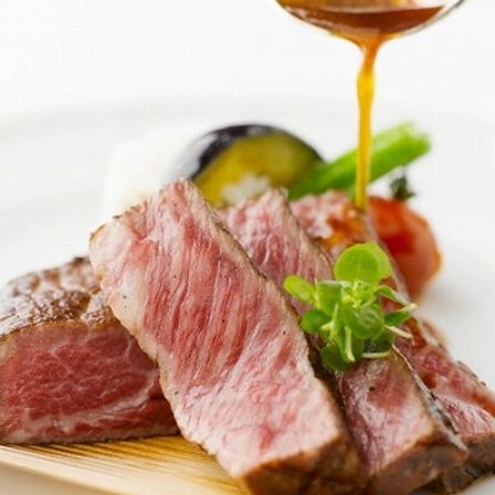 シェフ自ら厳選し、選ぶ食材!旬の野菜を、野菜ソムリエより徹底的にこだわった食材。器のサイズや形にもこだわり、グルメのゲストにも喜ばれる事間違いなし!|VILLA de ESPOIR  ～エスポワール～の写真(264075)