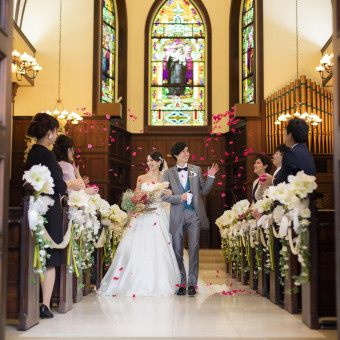 フラワーシャワーの演出も！