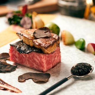 ギフト券1万円付き『黒毛和牛×世界三大珍味』試食&チャペル体験