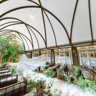 【豪華10大特典】圧巻の新チャペル&大階段体験×豪華コース試食