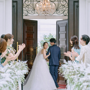 ゲストからの祝福を間近で感じる事が出来る|ガーデンヒルズ迎賓館（大宮）/テイクアンドギヴ・ニーズウェディングの写真(56435323)