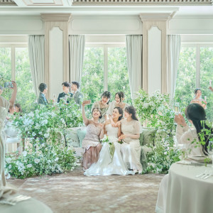 【ソファスタイルも】ゲストとゆっくり過ごしながら感謝を伝えられる|アニヴェルセル 長野の写真(54948218)