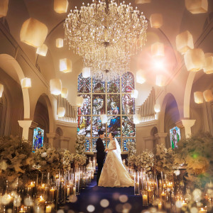 【人気のランタン演出】ゲストの印象にも強く残る幻想的な雰囲気の演出|アニヴェルセル 長野の写真(54945854)